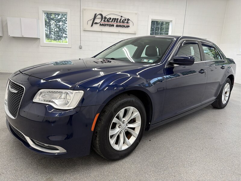Used 2015 Chrysler 300 Limited w/ Driver Convenience Group RWD image 1
