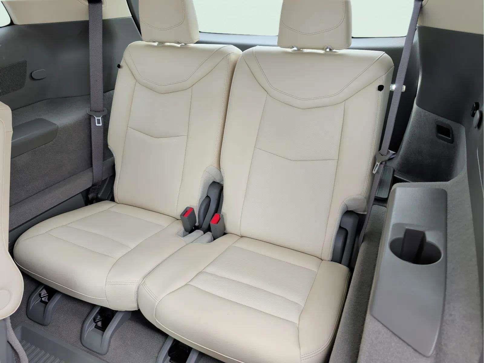 Used 2024 Cadillac XT6 Premium Luxury w/ Technology Package image 18