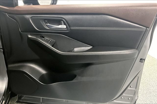 Used 2023 Nissan Rogue SL AWD/4WD image 37