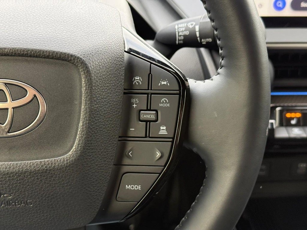 Used 2025 Toyota Prius XLE image 23