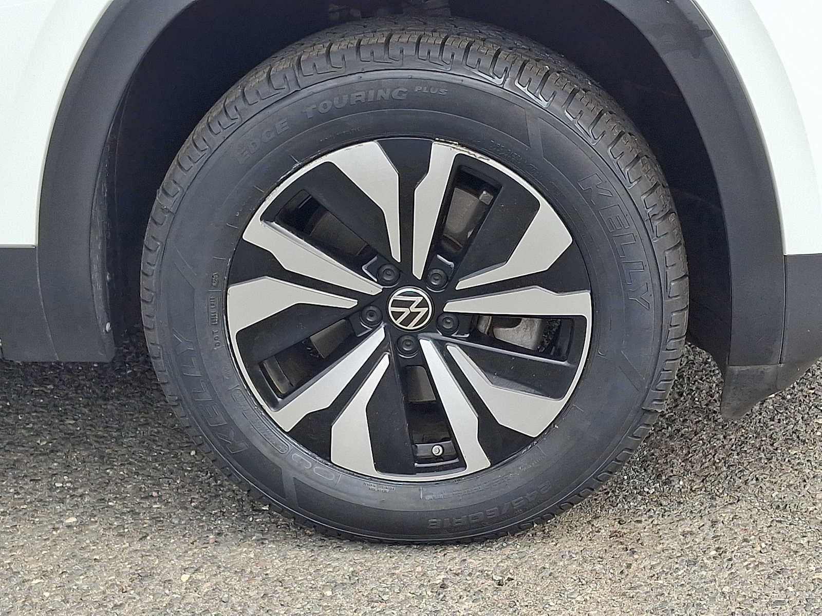 Used 2024 Volkswagen Atlas Cross Sport SE AWD/4WD image 8