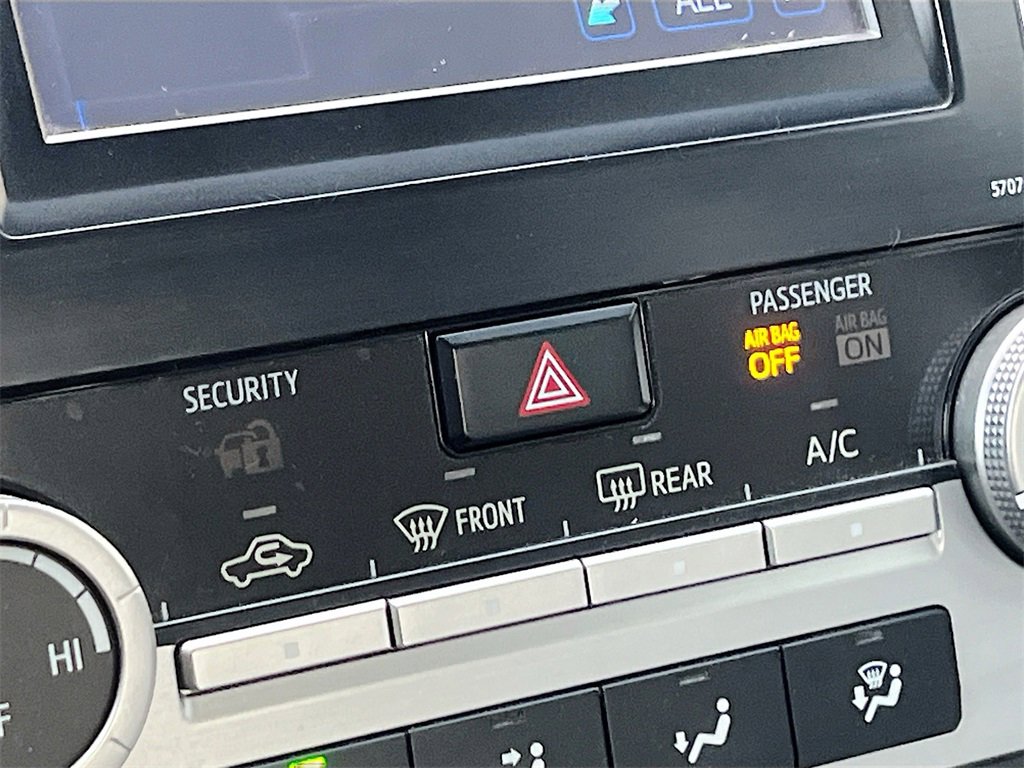 Used 2013 Toyota Camry L image 12