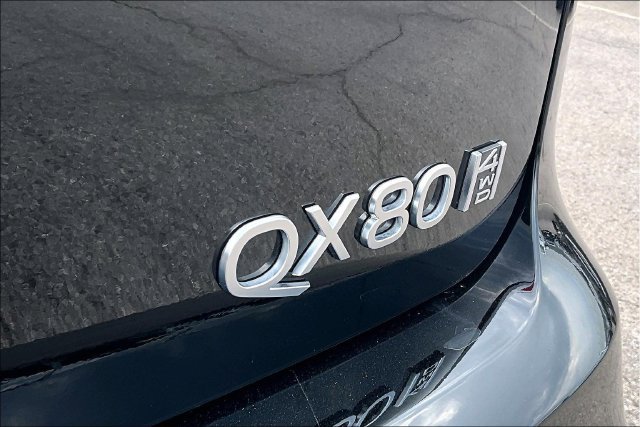 Used 2026 INFINITI QX80 Luxe w/ Cargo Package AWD/4WD image 8