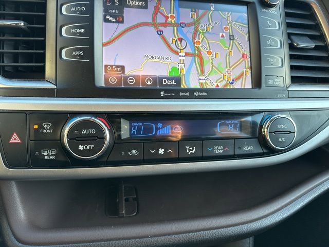 Used 2018 Toyota Highlander XLE image 17