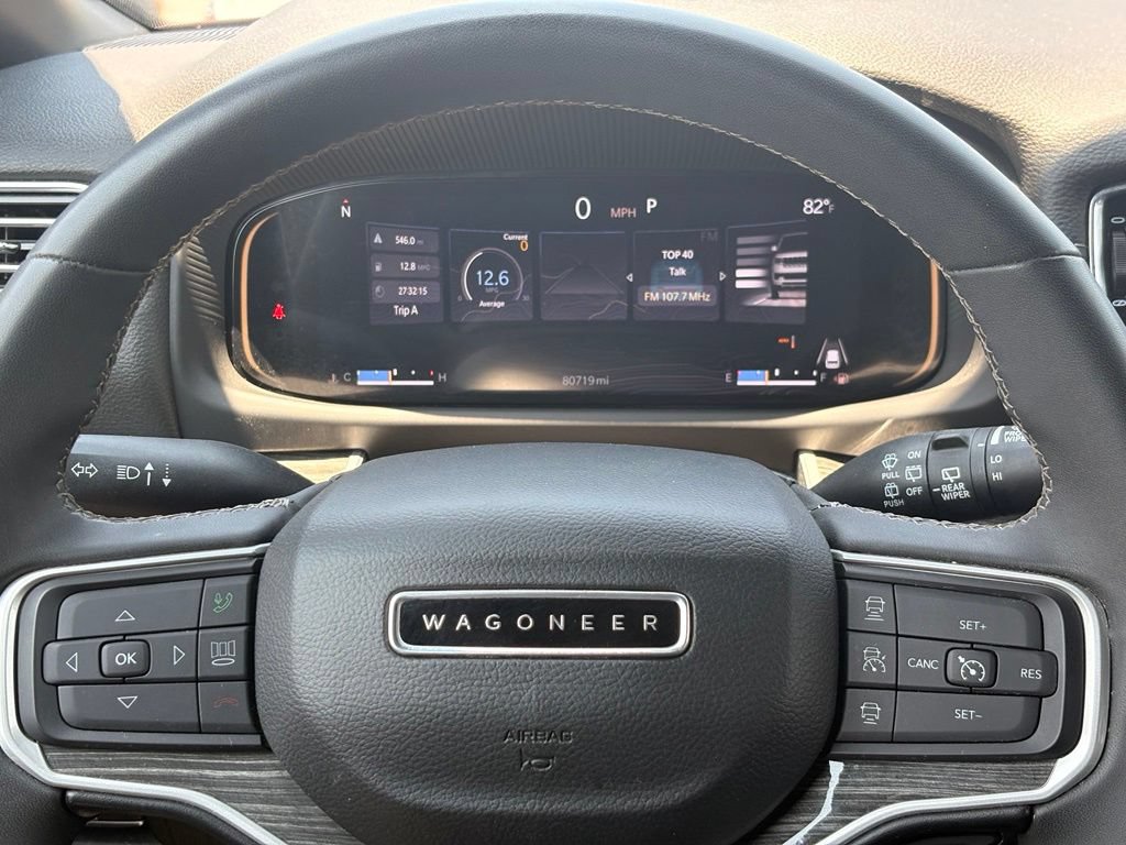 Used 2022 Jeep Wagoneer Series III w/ Premium Group I AWD/4WD image 15