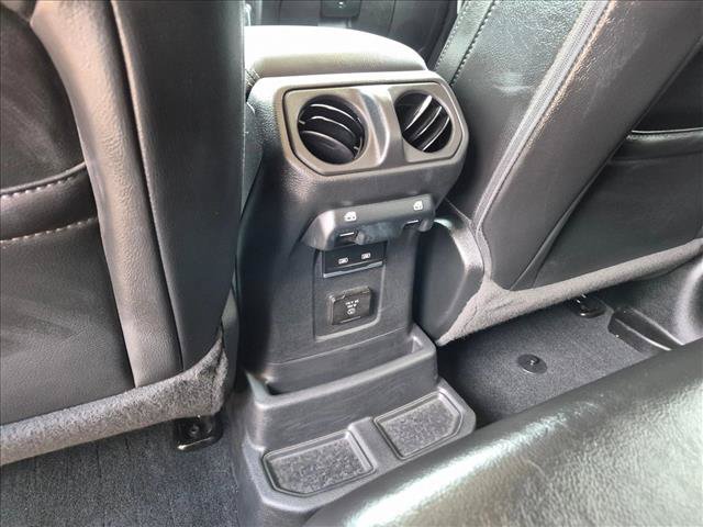 Used 2023 Jeep Wrangler Unlimited Sahara w/ Cold Weather Group AWD/4WD image 16