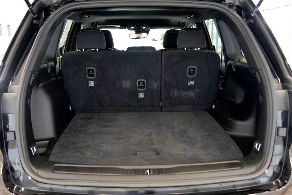 Used 2024 Jeep Grand Cherokee Laredo X AWD/4WD image 30