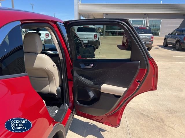 Used 2020 Ford Escape SE image 22
