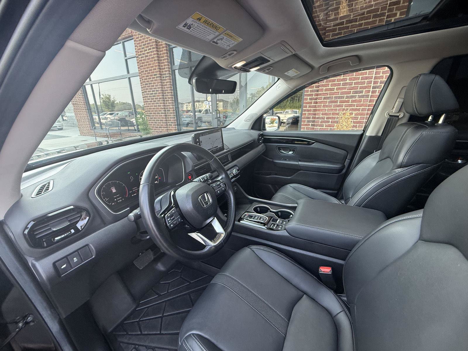Used 2024 Honda Pilot Touring image 11