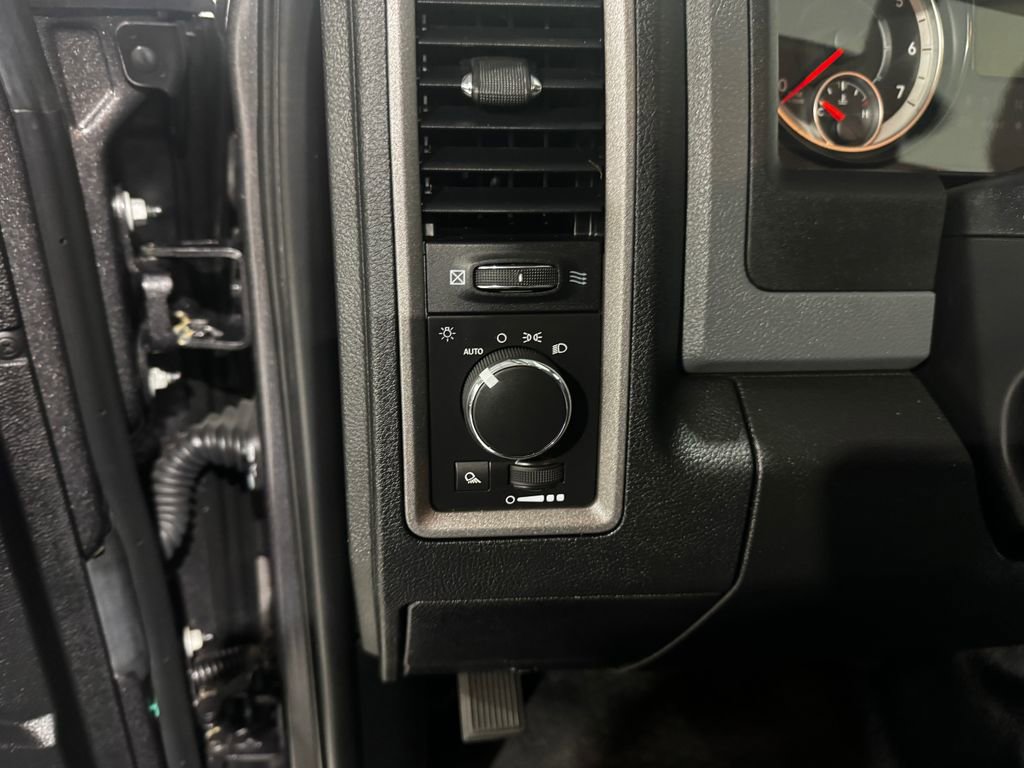 Used 2016 RAM 1500 Tradesman w/ Popular Equipment Group RWD image 33