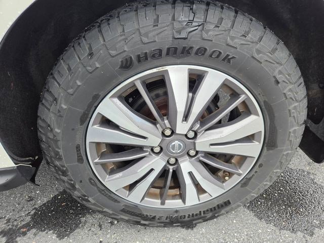 Used 2017 Nissan Pathfinder SV image 26