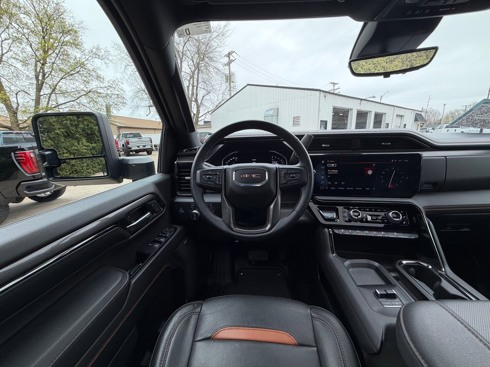 Used 2024 GMC Sierra 2500 AT4 w/ AT4 Premium Plus Package image 2