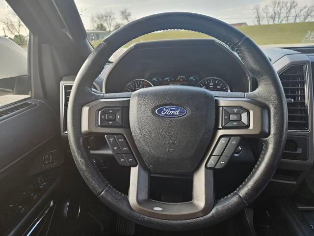 Used 2018 Ford Expedition XLT w/ Equipment Group 202A AWD/4WD image 14