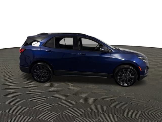 Used 2022 Chevrolet Equinox RS w/ Infotainment Package image 11