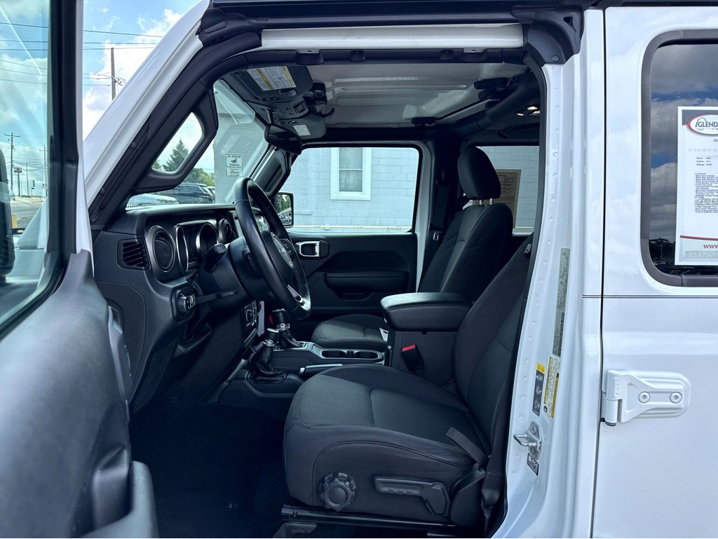 Certified 2022 Jeep Gladiator Willys image 11
