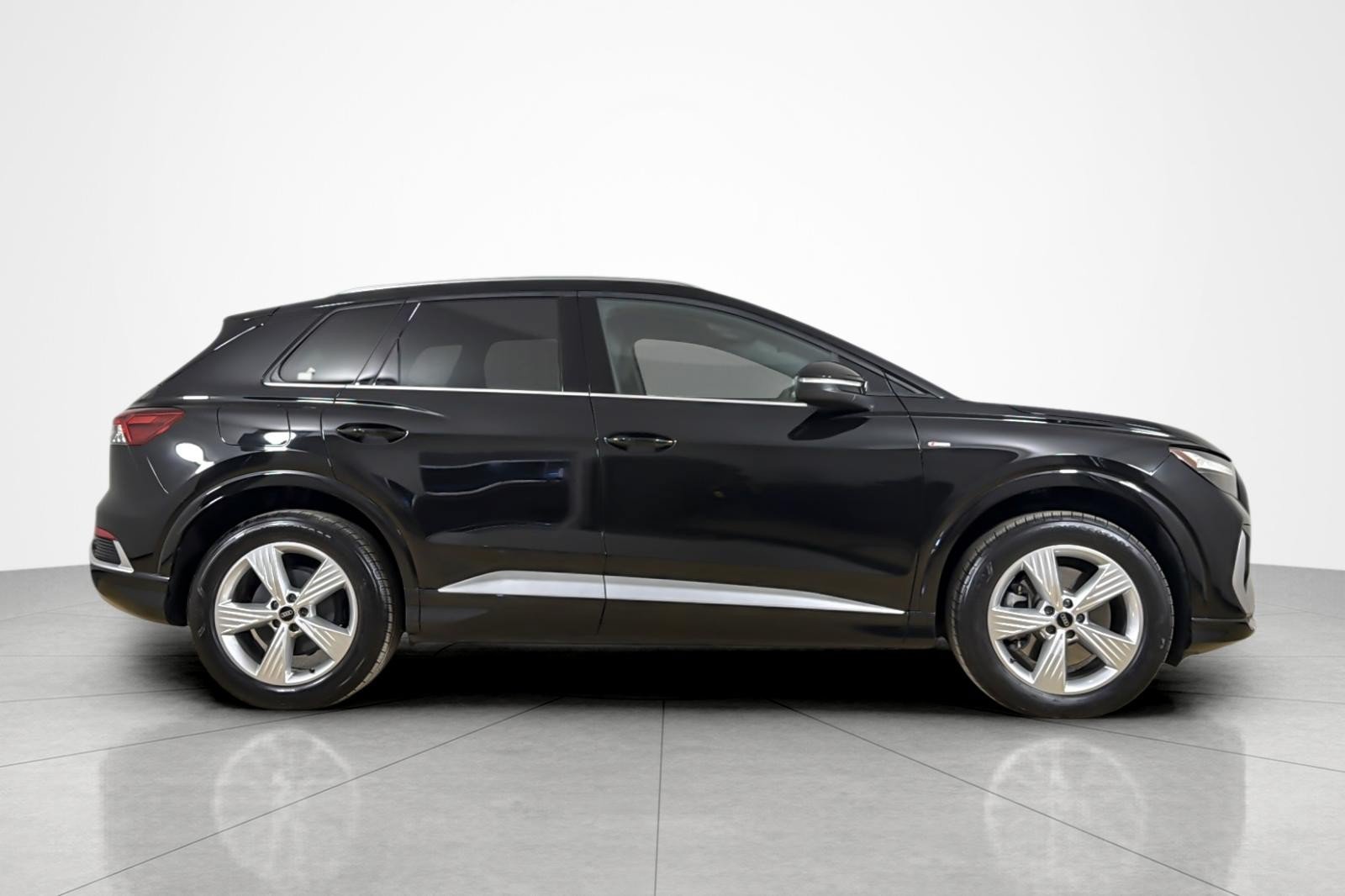 Certified 2023 Audi Q4 e-tron Premium w/ Convenience Package AWD/4WD image 6