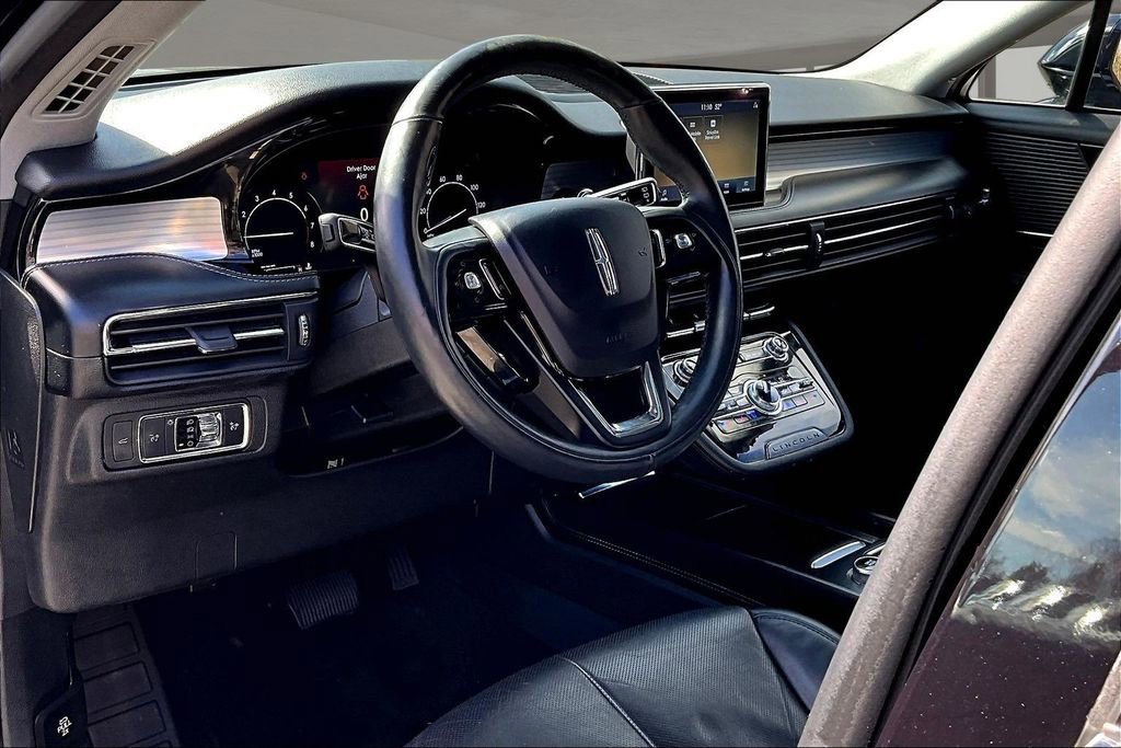 Used 2020 Lincoln Corsair AWD w/ Premium Package image 17