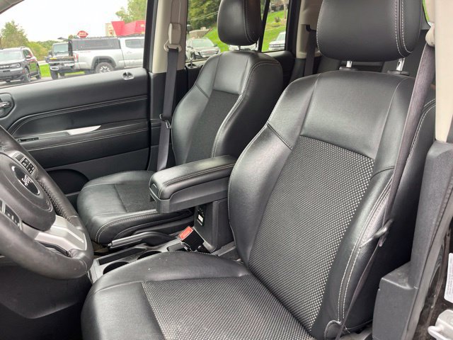 Used 2016 Jeep Compass Latitude AWD/4WD image 11