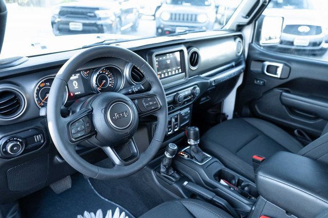 Used 2023 Jeep Wrangler Sport S image 15