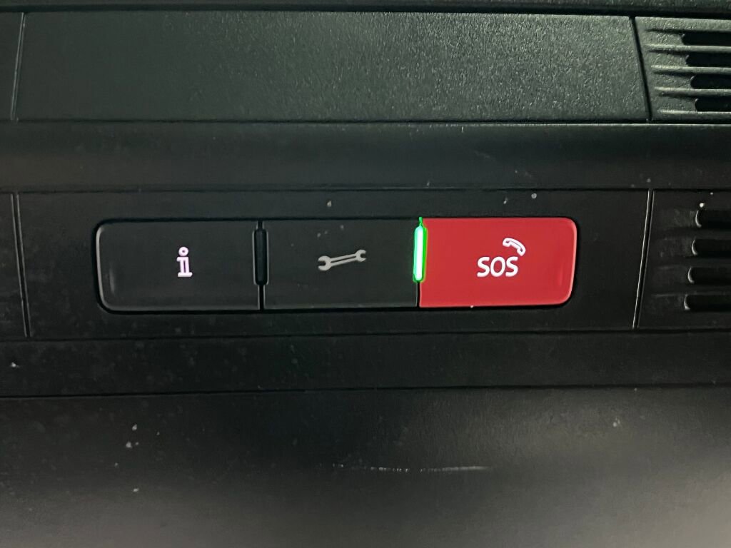 Used 2023 Volkswagen Tiguan SE R-Line image 13