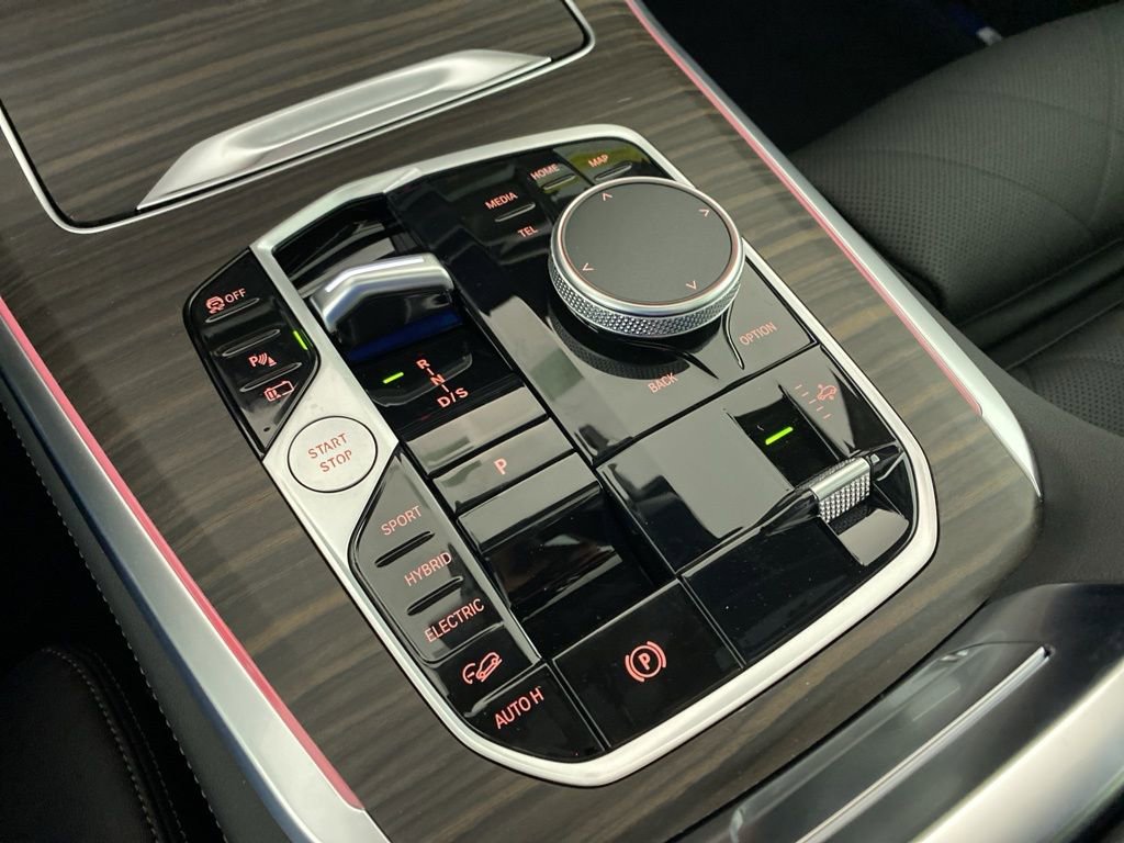 New 2026 BMW X5 xDrive50e w/ M Sport Package image 11