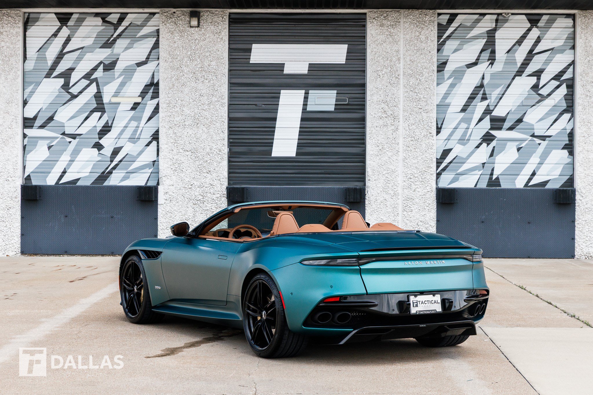 Used 2023 Aston Martin DBS Superleggera Volante RWD image 2