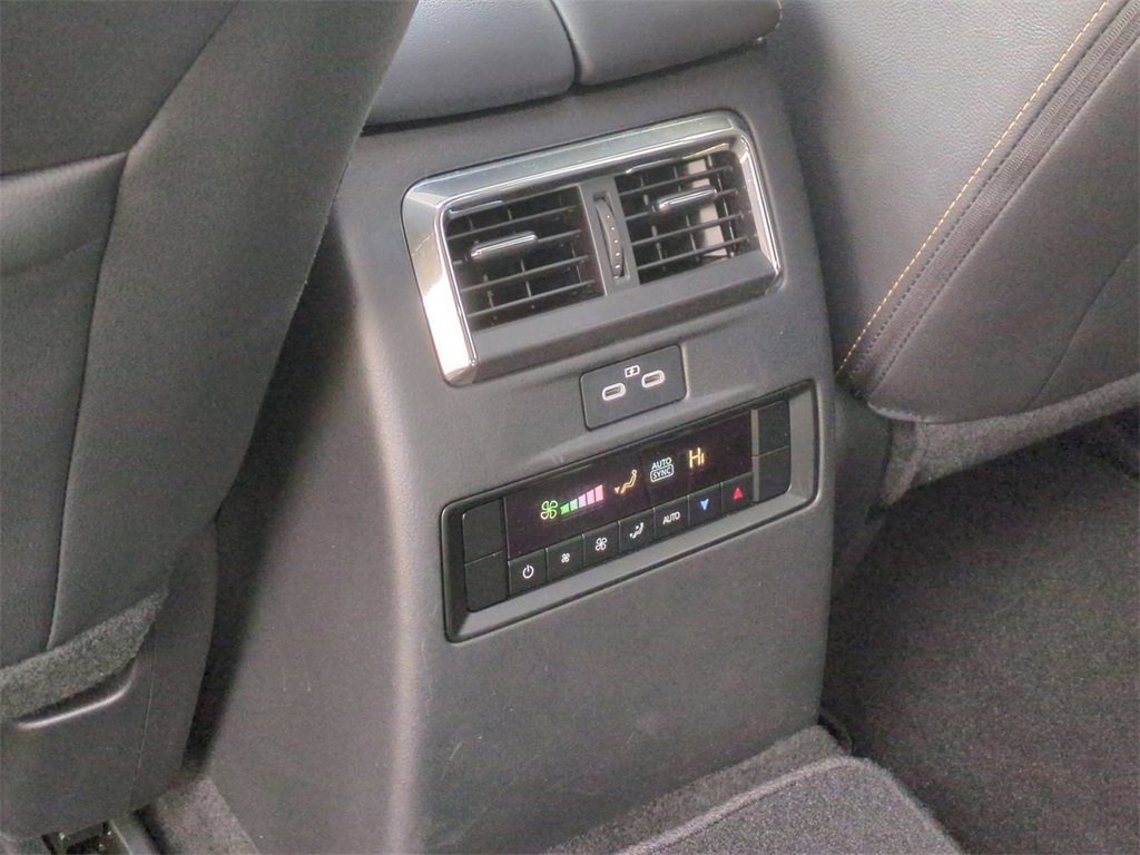 Used 2024 MAZDA CX-90 3.3 Turbo w/ Preferred Plus image 26