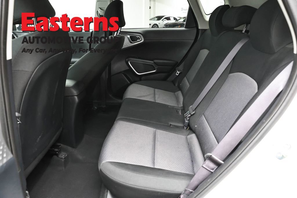 Used 2025 Kia Soul LX FWD image 21