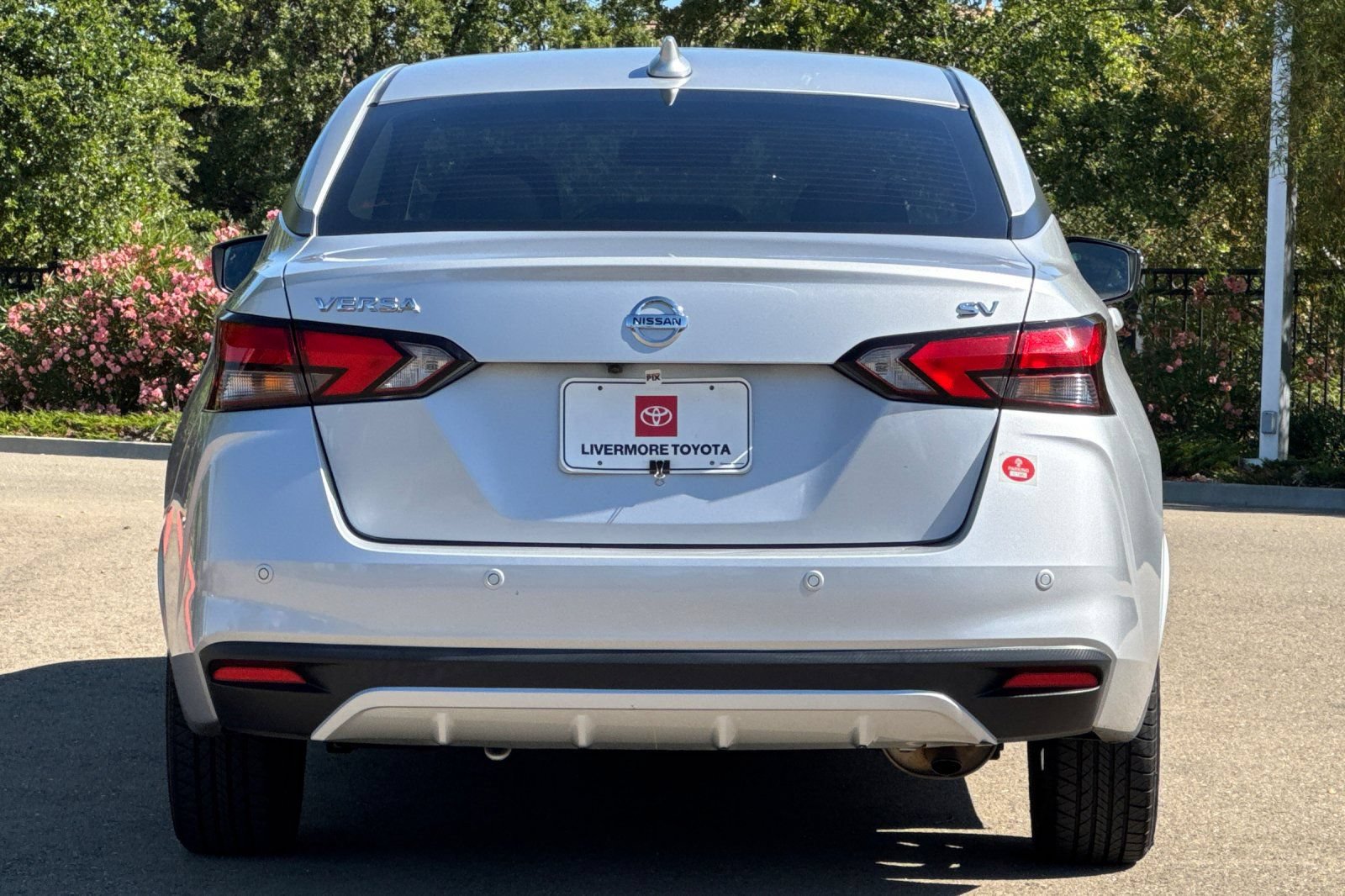 Used 2021 Nissan Versa SV FWD image 5