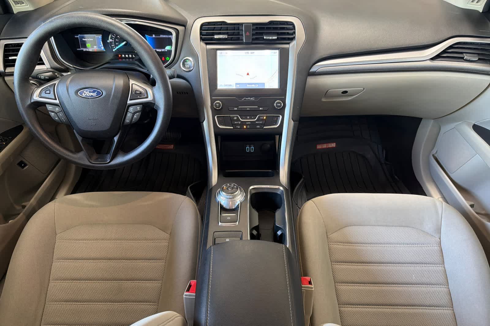 Used 2020 Ford Fusion SE FWD image 3