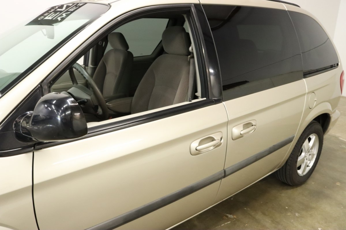 Used 2007 Dodge Caravan SXT w/ Popular Equipment Group I FWD image 37