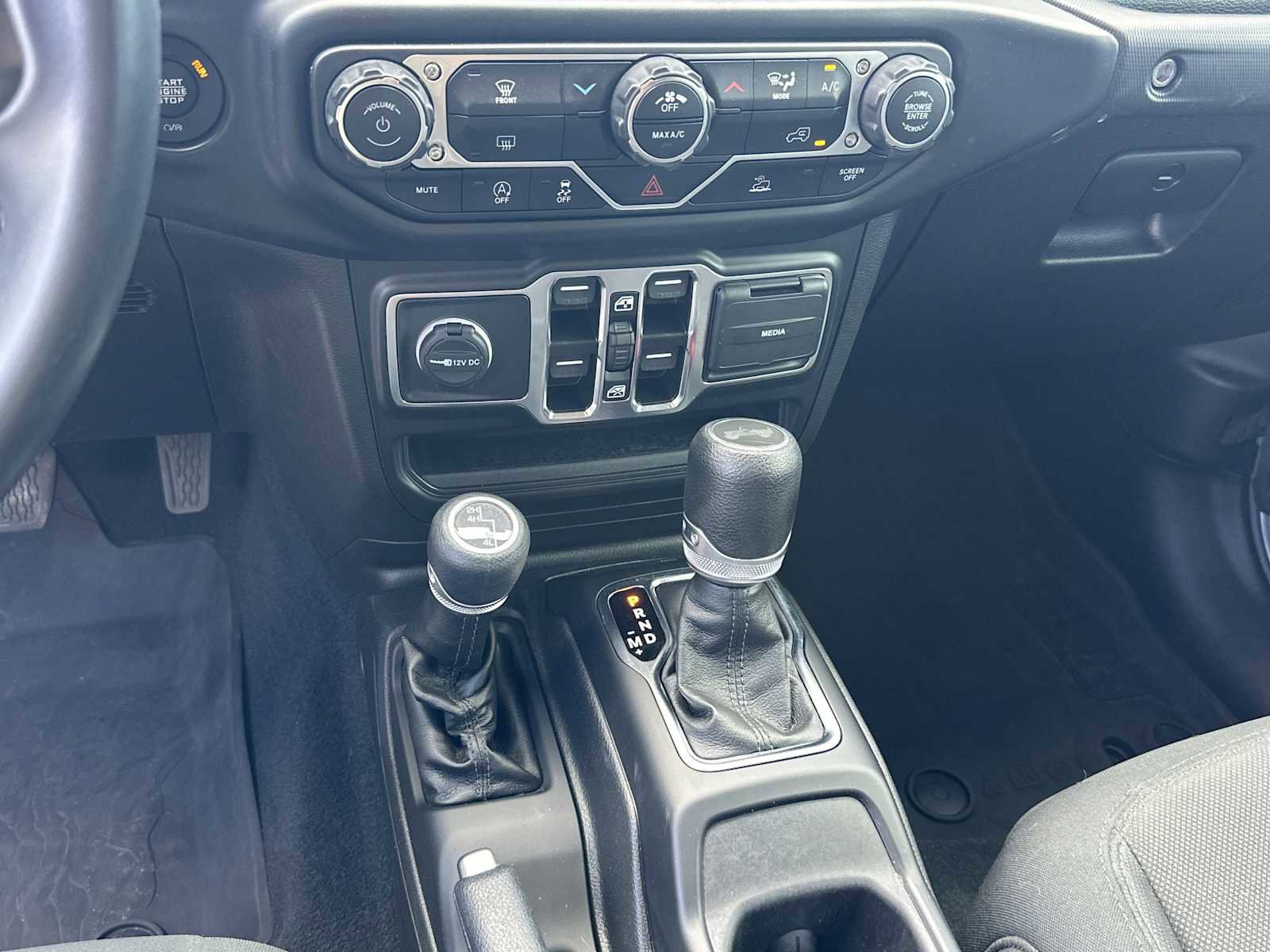 Used 2022 Jeep Wrangler Unlimited Sport image 26