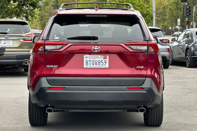 Used 2021 Toyota RAV4 XLE w/ Convenience Package FWD image 5