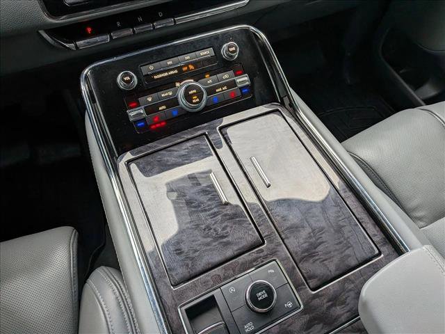 Used 2021 Lincoln Navigator Reserve w/ Luxury Package image 16