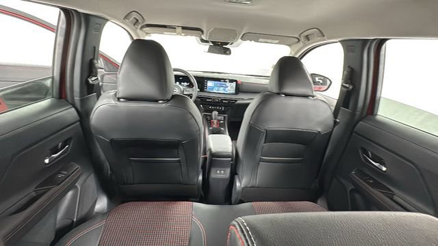 Used 2025 Nissan Kicks SR w/ Illumination Package image 17