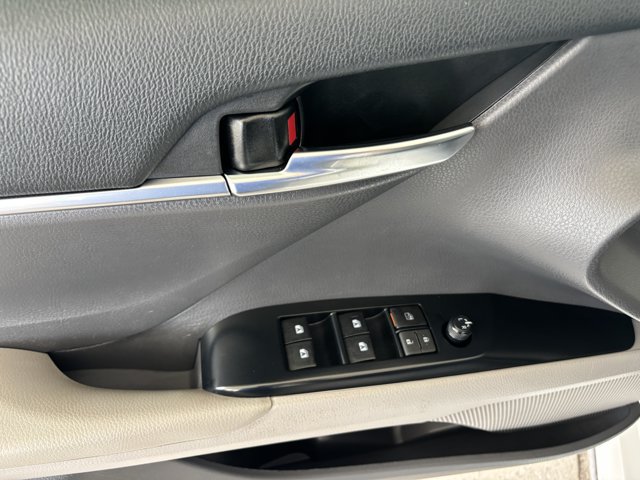 Used 2020 Toyota Camry LE w/ Sunroof Package FWD image 17