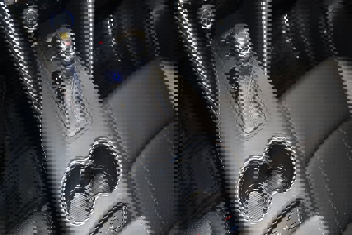 Used 2023 Toyota Venza Limited image 28