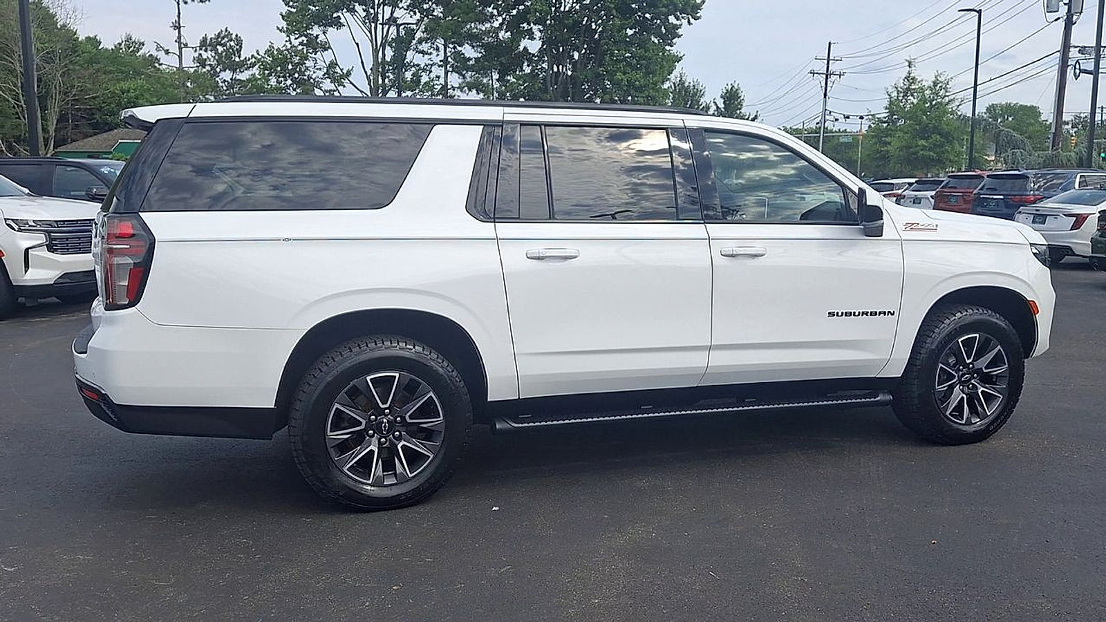 Certified 2021 Chevrolet Suburban Z71 AWD/4WD image 3
