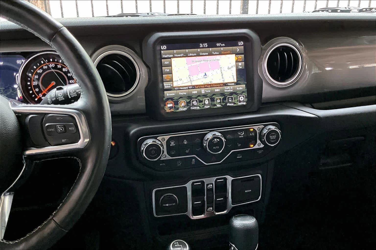 Used 2022 Jeep Wrangler Unlimited Sahara w/ Cold Weather Group AWD/4WD image 6