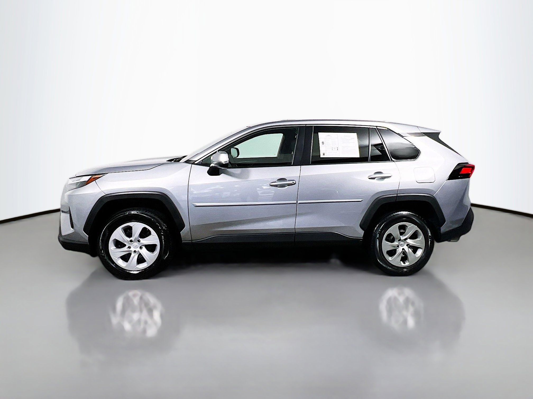 Used 2023 Toyota RAV4 LE image 9
