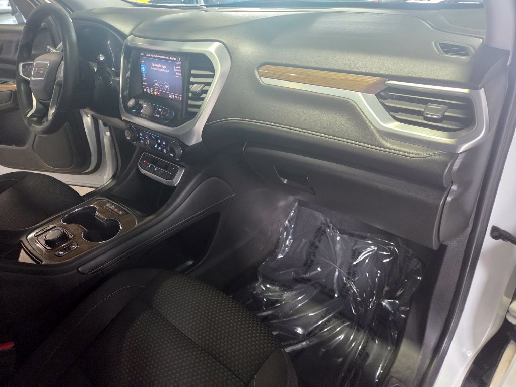 Used 2023 GMC Acadia SLE w/ Driver Convenience Package FWD image 13