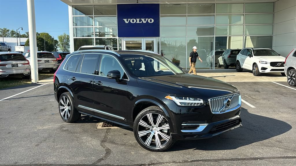 Certified 2025 Volvo XC90 T8 Plus AWD/4WD image 2