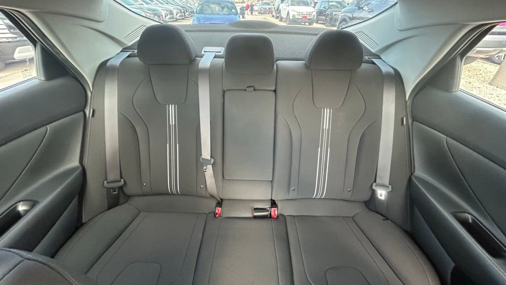 Used 2024 Hyundai Elantra SEL w/ Convenience Package image 18