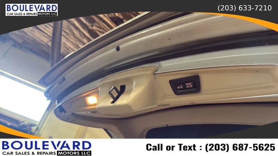 Used 2012 BMW 535i xDrive AWD/4WD image 36