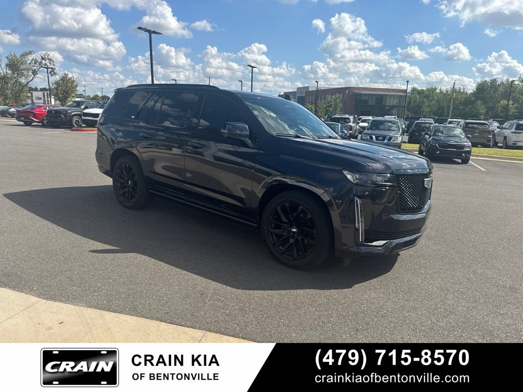 Used 2023 Cadillac Escalade Sport Platinum w/ LPO, ONYX Package AWD/4WD image 2