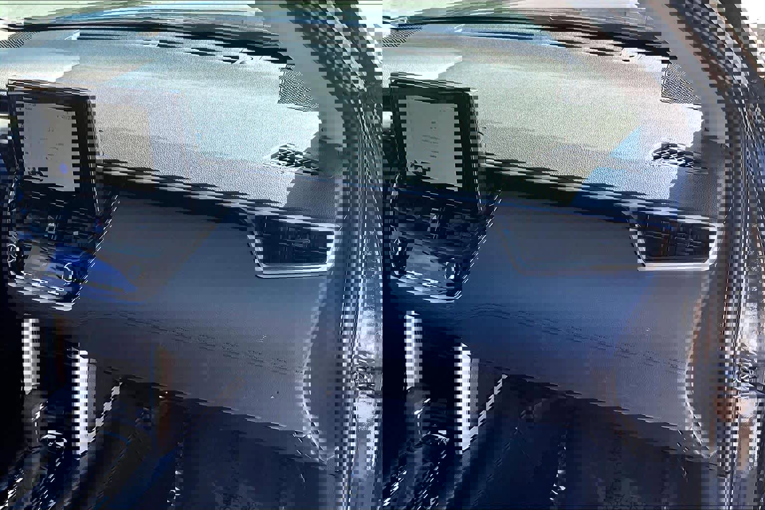 Used 2024 Toyota Corolla Cross LE w/ Moonroof Package image 19