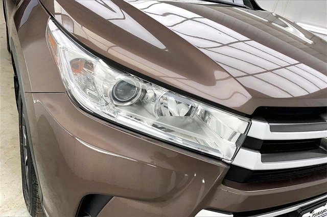 Used 2017 Toyota Highlander XLE image 26