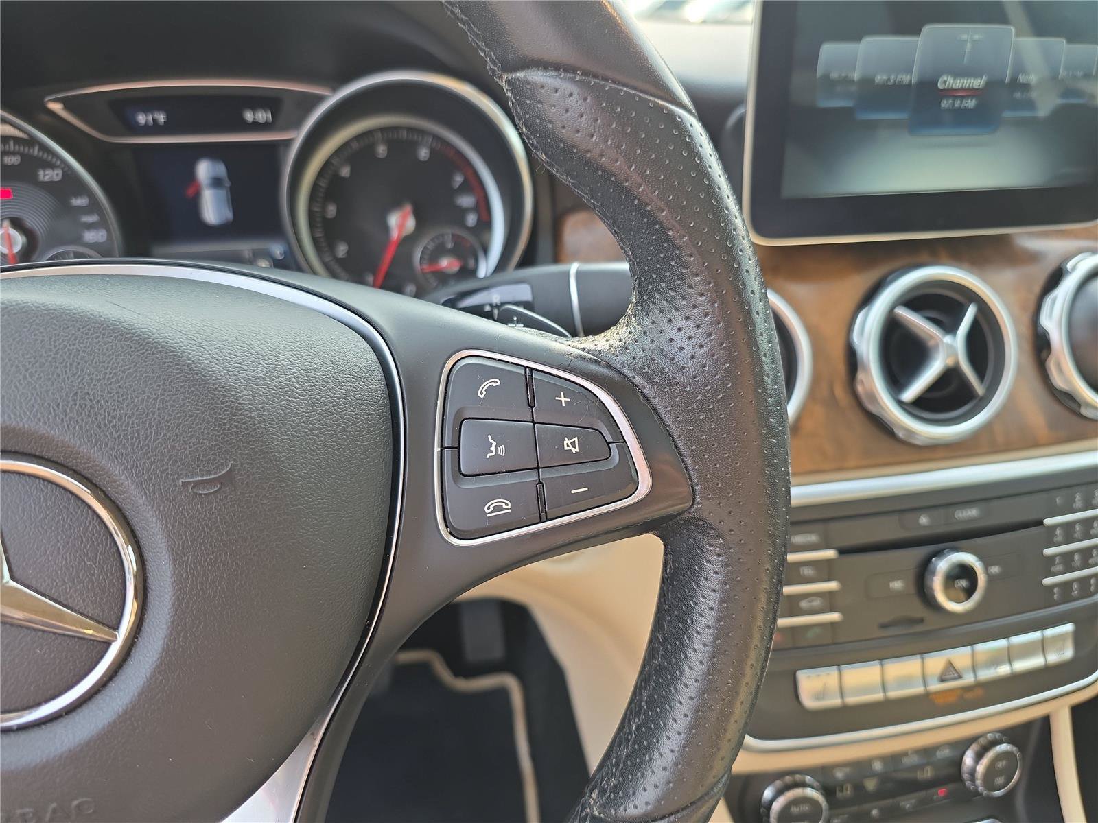 Used 2018 Mercedes-Benz GLA 250 image 23