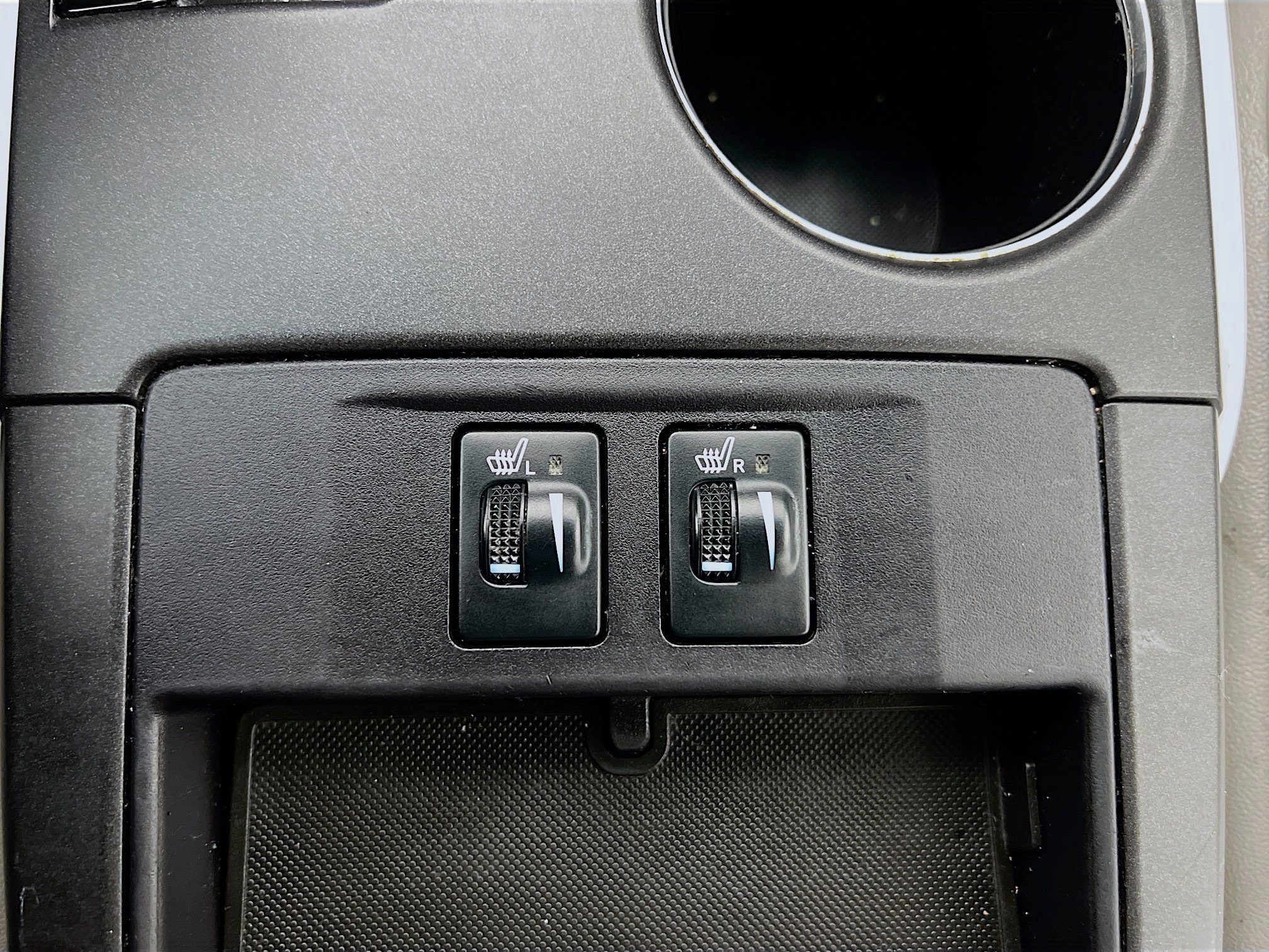 Used 2017 Toyota Camry XLE FWD image 18