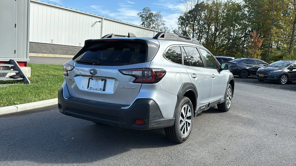 Certified 2023 Subaru Outback Premium image 3